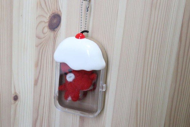 ダイソーのケースキーホルダーはカプセルトイの景品や推し活マスコットを入れられる