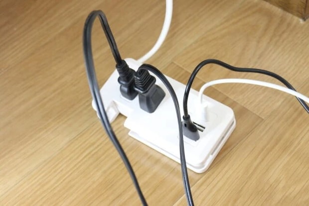 ダイソー　2コンセントタップ（Type-A 2ポート＋Type-C 1ポート、3.1A、20cm）　使用例