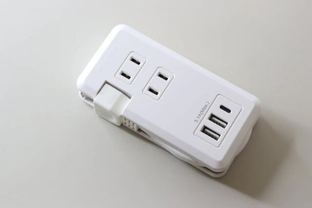 ダイソー　2コンセントタップ（Type-A 2ポート＋Type-C 1ポート、3.1A、20cm）