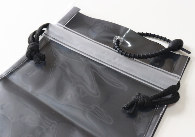 やってくれた…！大事なモノをしっかりカバー！巾着タイプの100均バッグ