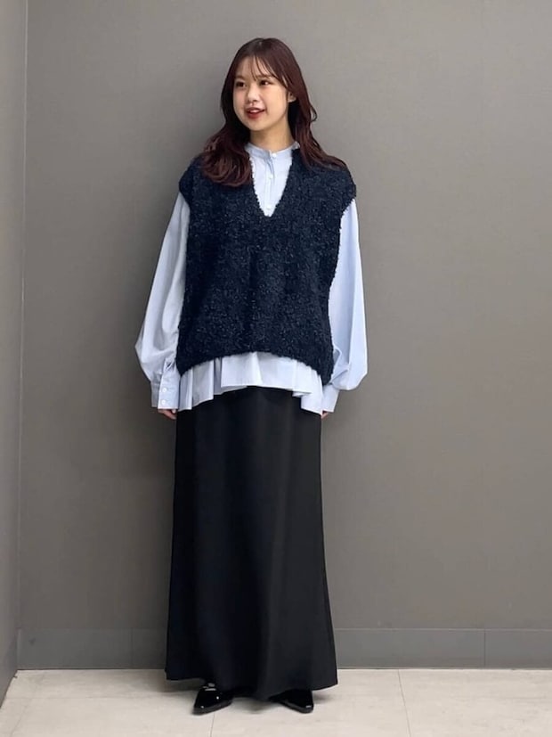 黒ロングスカートコーデ5