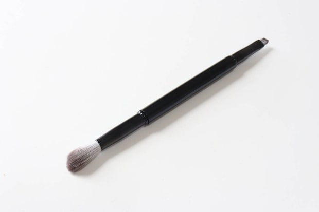 セリア　ポータブルメイクブラシ　アイブロウ　ノーズシャドウ