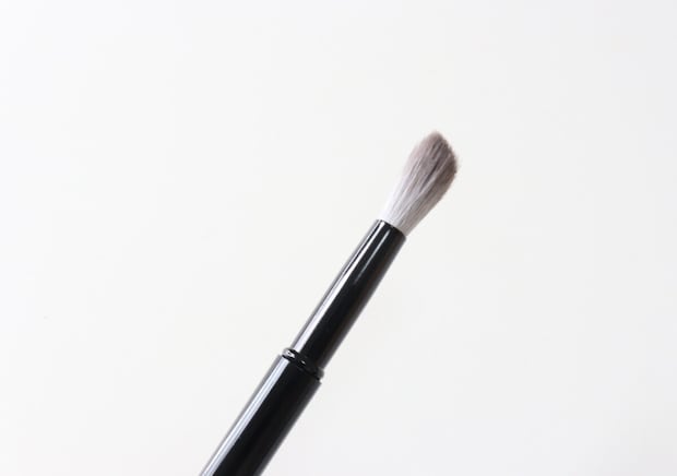 外出先でもこだわりたい…でも荷物増えるのは嫌！わがままを叶える100均メイクブラシ