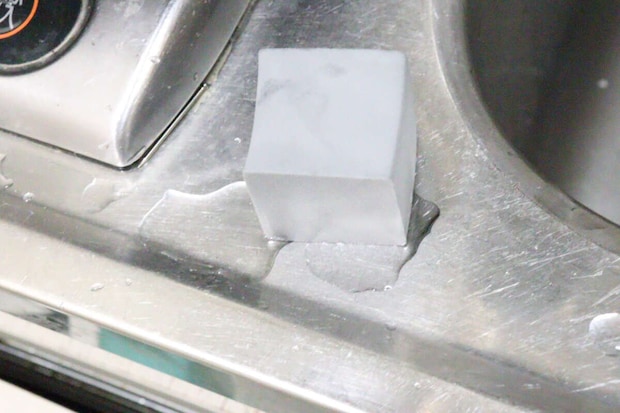 やわらか吸水スポンジ（キューブ形、1個）　吸水