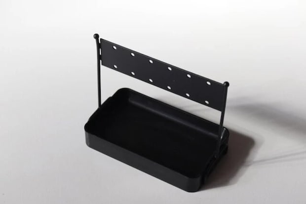 ダイソー　ピアススタンド（小物トレー付、ブラック）