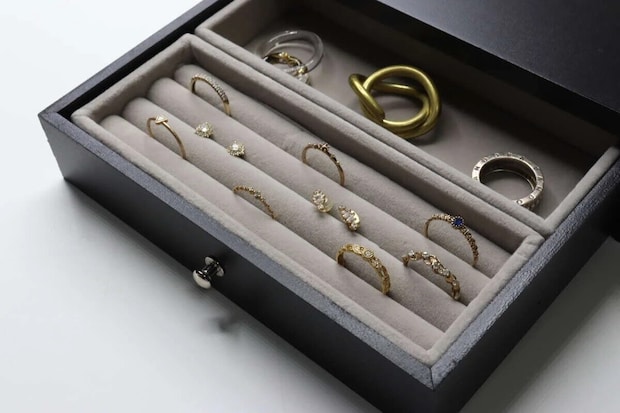 ダイソー　アクセサリーBOX（スタッキング用）　使用例