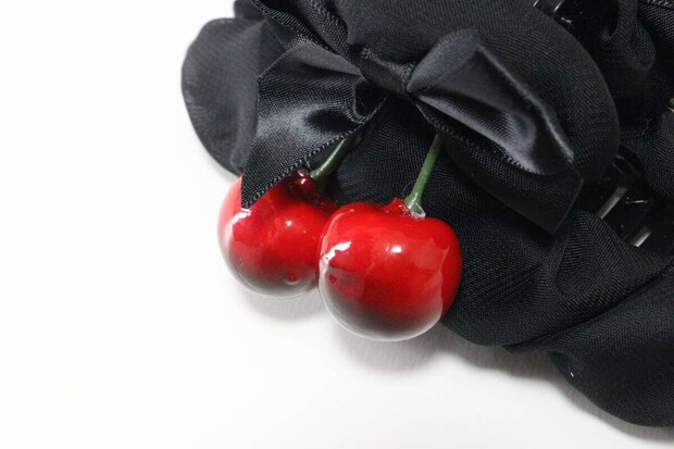 バンスクリップ（チェリー、ギャザー）　デザイン