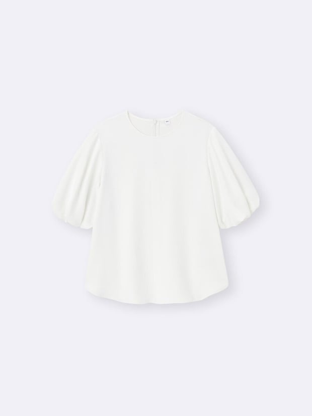 GUのバブルスリーブブラウス