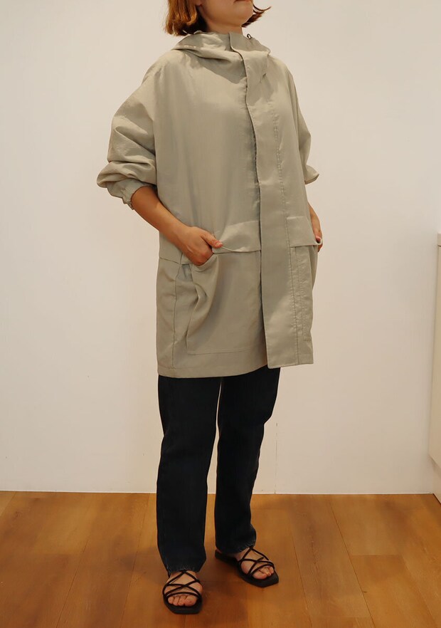 ユニクロ　アウター　シルエット