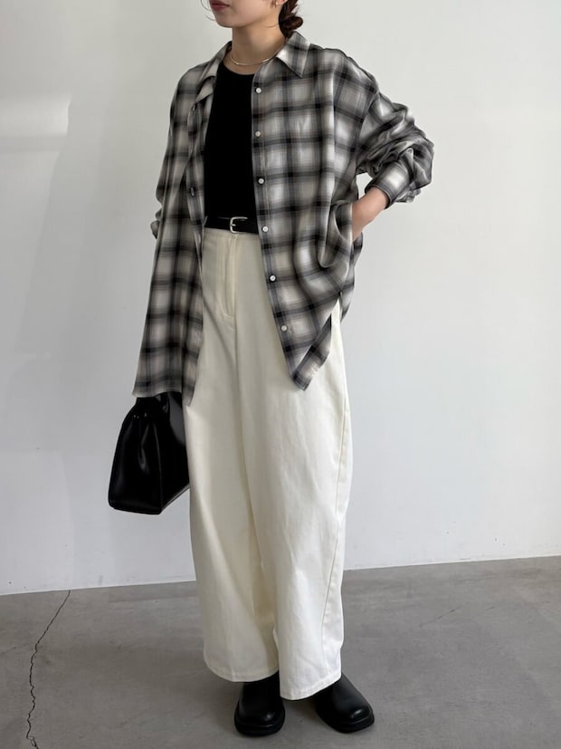 白ワイドパンツコーデ4