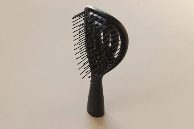 ダイソー　乾きやすいブローブラシ（16.2cm×6.1cm）