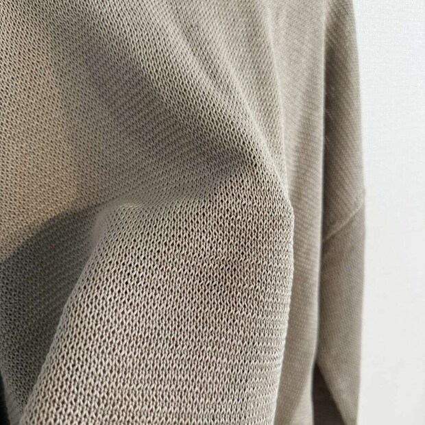 MICA＆DEAL　ボートネックルーズニットプルオーバーの生地感