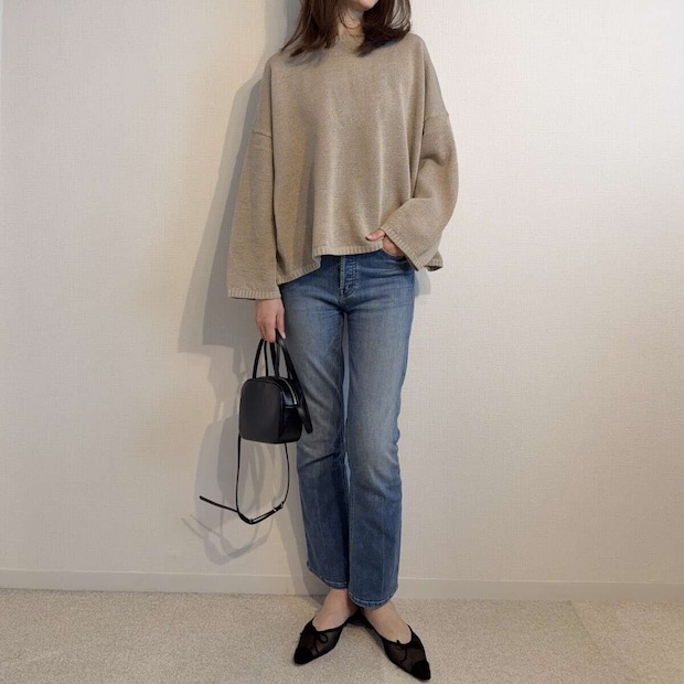 MICA＆DEAL　ボートネックルーズニットプルオーバーのデニムコーデ