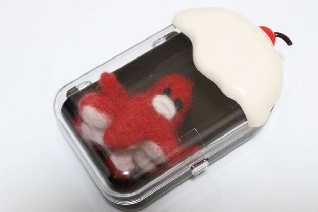 ケースキーホルダー（フロート、茶、モカ、赤）　使用例