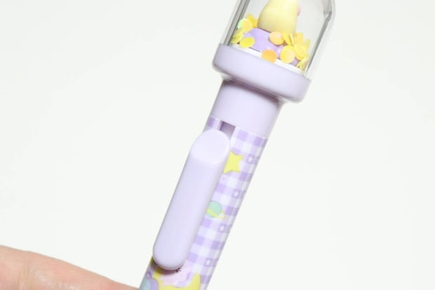 ダイソーのノック式のかわいいボールペン