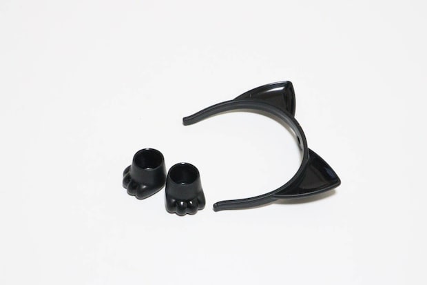 ダイソーのぬいぐるみ用のねこみみカチューシャとブーツ