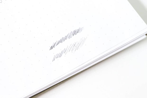 ダイソーのシャープ替芯の2BとHBの濃さを比較