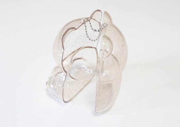 ダイソーにすっごいもの売ってる！売り場で思わず「何だコレ！？」今話題のアレ似のキーホルダー