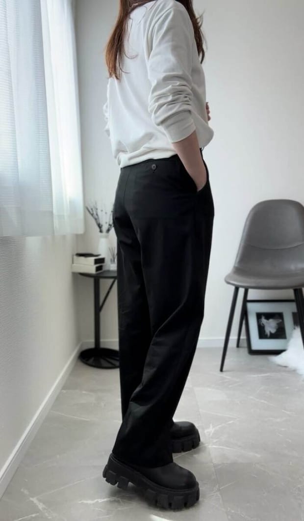 ユニクロ　タックワイドパンツ　着回しコーデ全身1