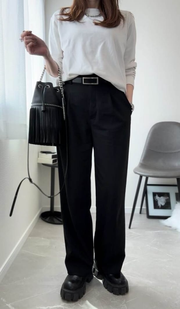 ユニクロ　タックワイドパンツ　着用全身