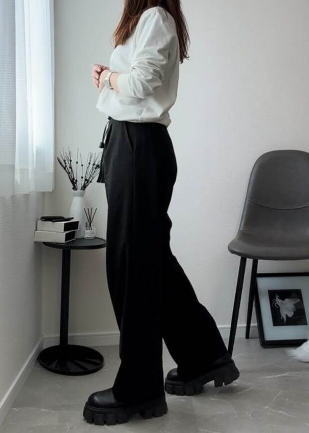 ユニクロ　タックワイドパンツ　着回しコーデ全身2