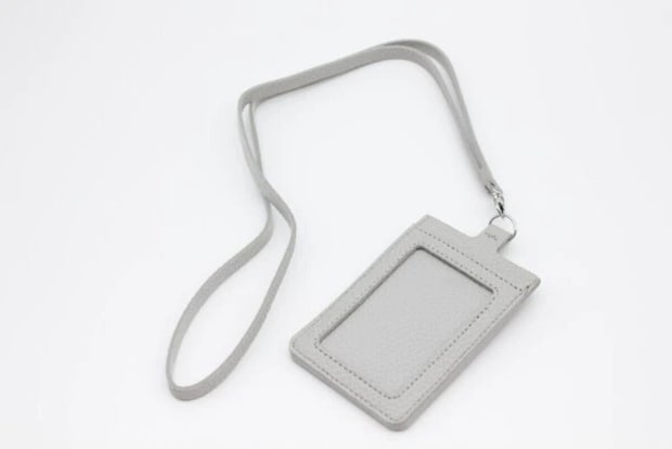 ダイソー　レザー調パスケース（ベーシック）