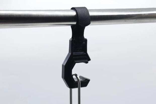 ダイソー　ポール用ツールホルダー（AGAX）　使用例　吊るす