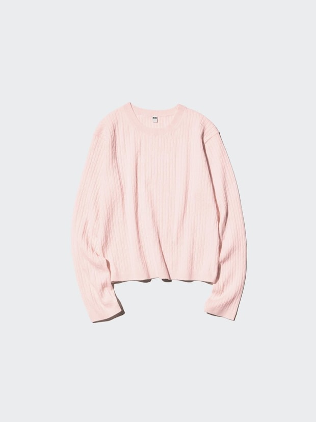 ユニクロのミニケーブルクルーネックセーター