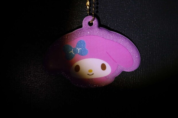 反射キーホルダー　マイメロ　光り方