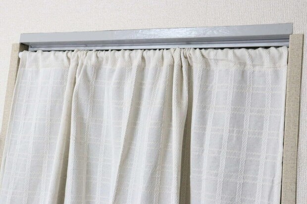 ダイソー　ナチュラルドビーカーテン（インド綿混、チェック）　使用例