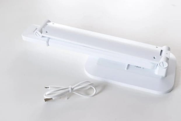 ダイソー　デスクライト-USB／乾電池 両用-