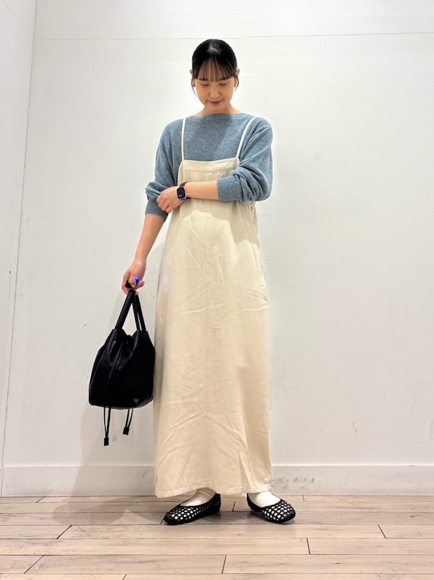 白キャミワンピースコーデ 2026春大人女性おすすめ白キャミワンピースコーデ