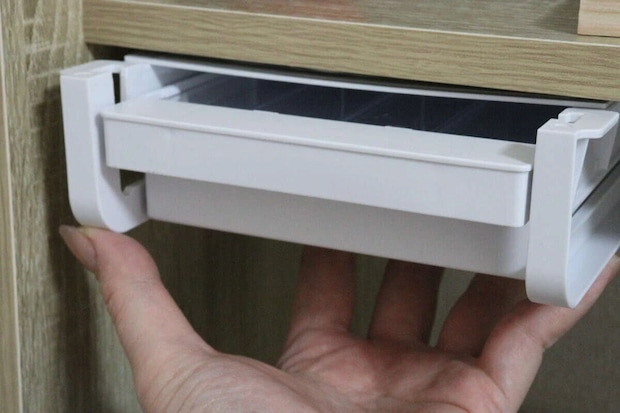 ダイソー　取り付け引き出しケース