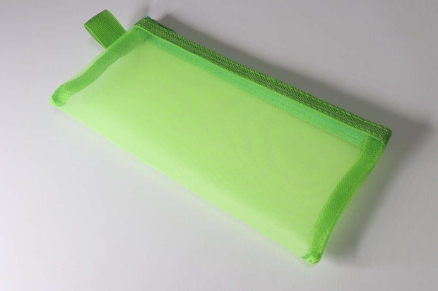 ダイソー メッシュペンケース(NCS、アップルグリーン) ダイソーのメッシュペンケース(NCS、アップルグリーン)のビジュアル