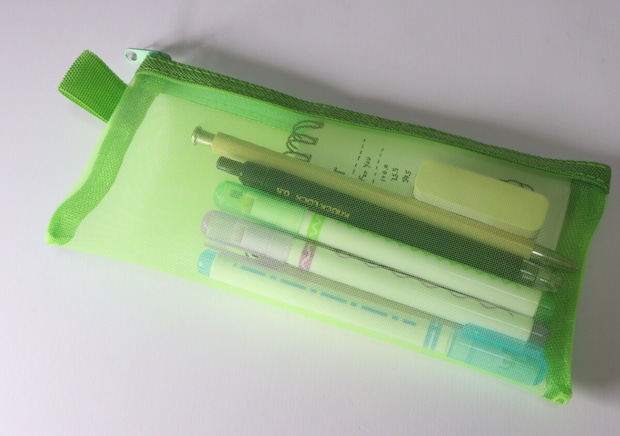 100均で何気なく買ったけど…大成功だった!「荷物多くても即見つかる」「サイズ感が絶妙」