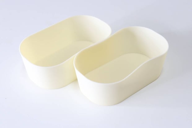 セリアの洗いやすいシリコンおかずカップ 大2個入のビジュアル