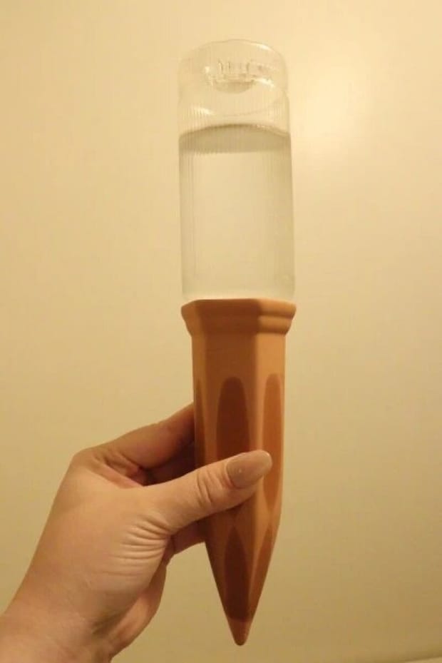 ダイソー　植物用ウォーターディスペンサー　使用例