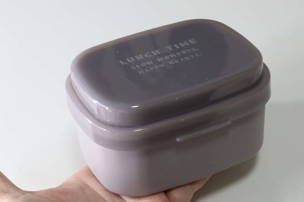 セリアのラウンドランチボックススクエア　470mlのビジュアル