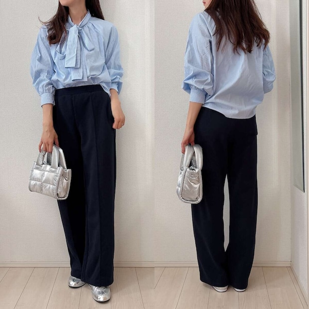 ユニクロ　スウェットストレートパンツ　ストライプボウタイブラウスきれいめコーデ