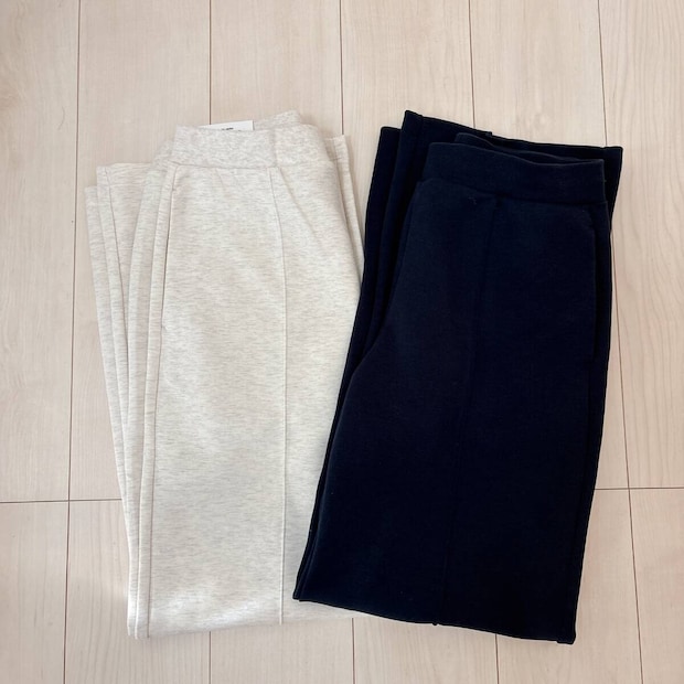 ユニクロ　スウェットストレートパンツ　ナチュラル×ネイビー2色