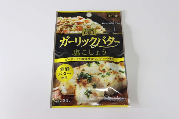 ダイソーのガーリックバター塩こしょうのパッケージ