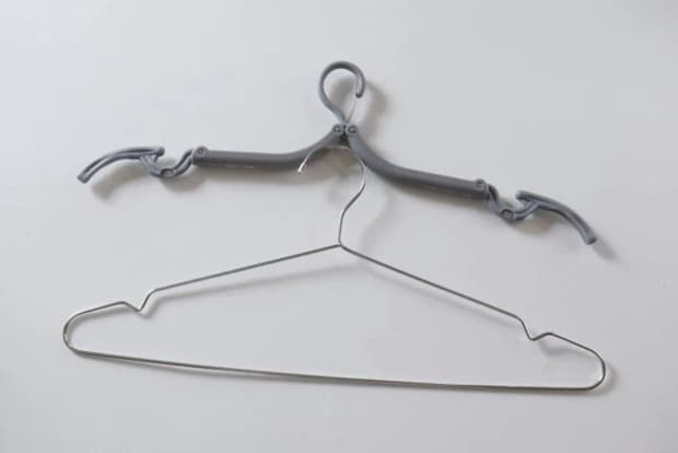 ダイソー　折りたたみハンガー（ピンチ付）　サイズ　比較