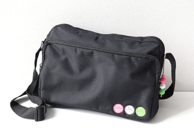 宝島社ムック付録の機動戦士ガンダム春ハロの三色ハロショルダーバッグ＆チャームBOOK2