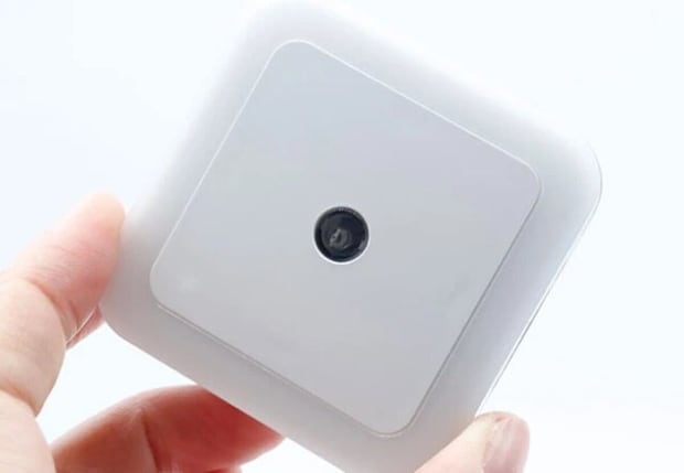 ダイソー　LED明暗センサー付きナイトライト（電球色）