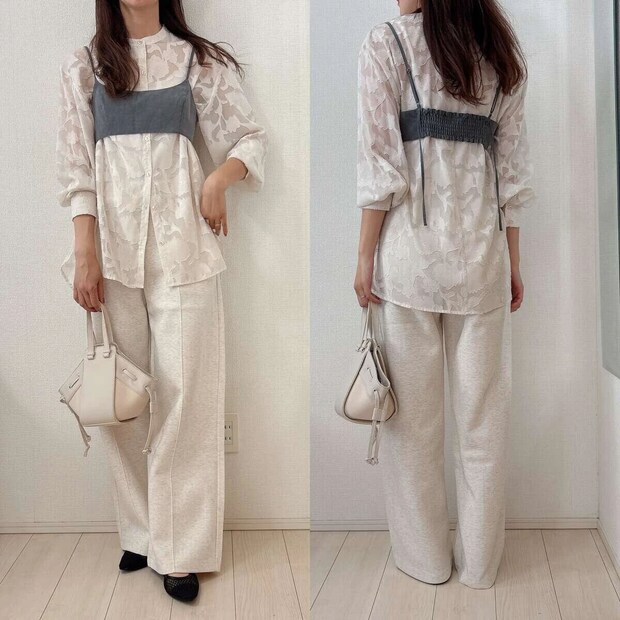 ユニクロスウェットストレートパンツナチュラル淡色ブラウスコーデ