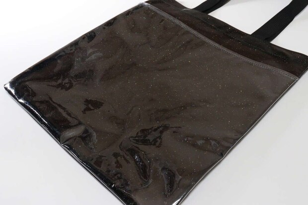 ショルダーベルトもつけられるトートバッグ