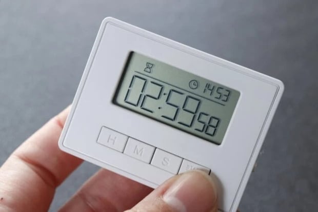 ダイソー　時計付キッチンタイマー