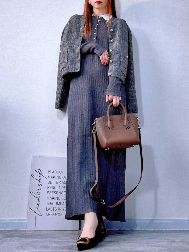 GU　ツイーディーニットカーディガン　グレー×ニットワンピコーデ