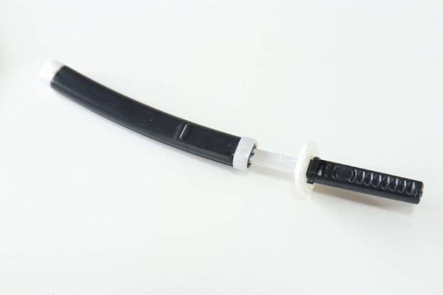 ダイソー　ぬい用 刀 ブラック　