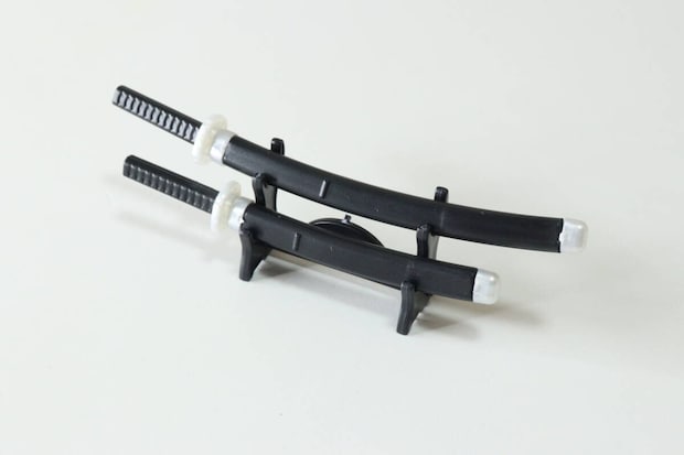 ダイソー　ぬい用 刀 ブラック　デザイン